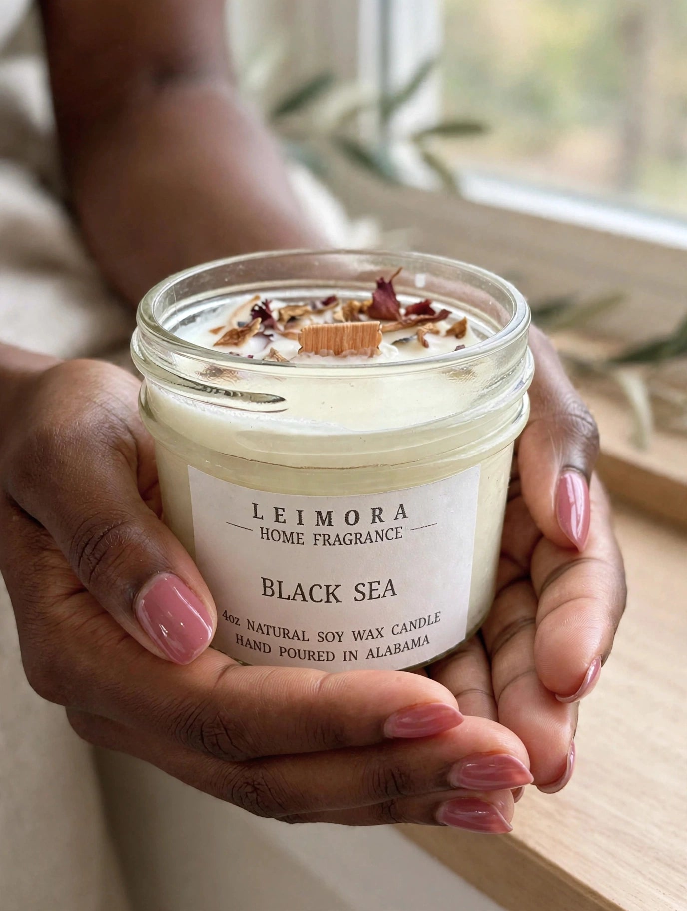Black Sea Luxury Soy Candle – Fresh Marine & Dark Musk Scent