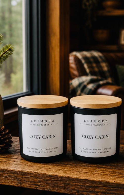 Cozy Cabin Luxury Soy Candle – Warm Cedar & Rustic Woods Scent